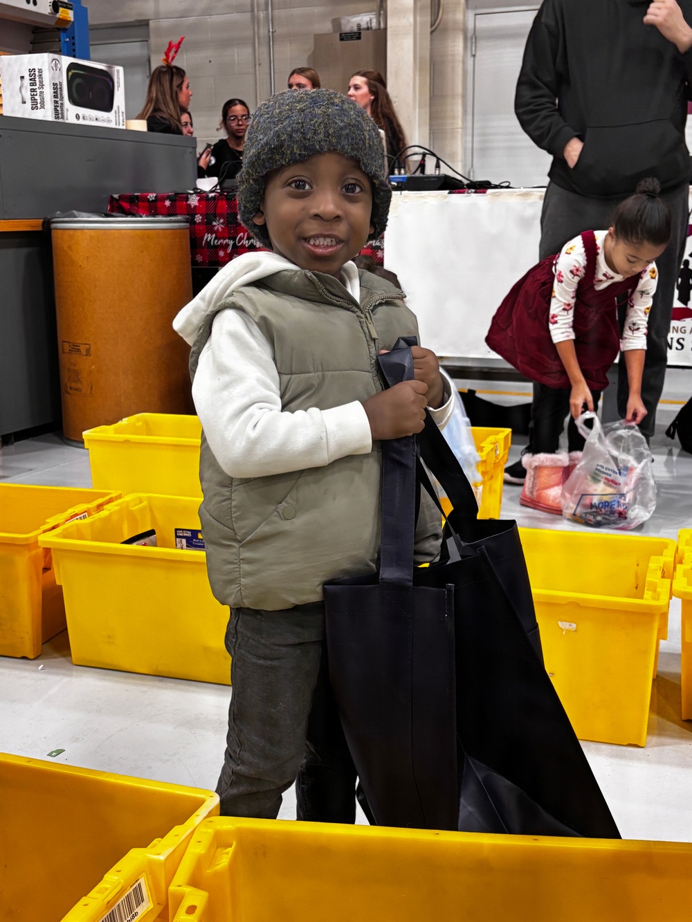 Holiday Magic Brings Together Army and Air National Guard Members and Families