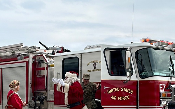 Holiday Magic Brings Together Army and Air National Guard Members and Families