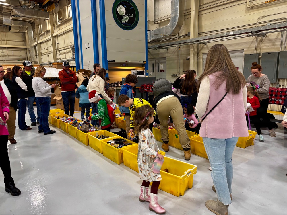 Holiday Magic Brings Together Army and Air National Guard Members and Families
