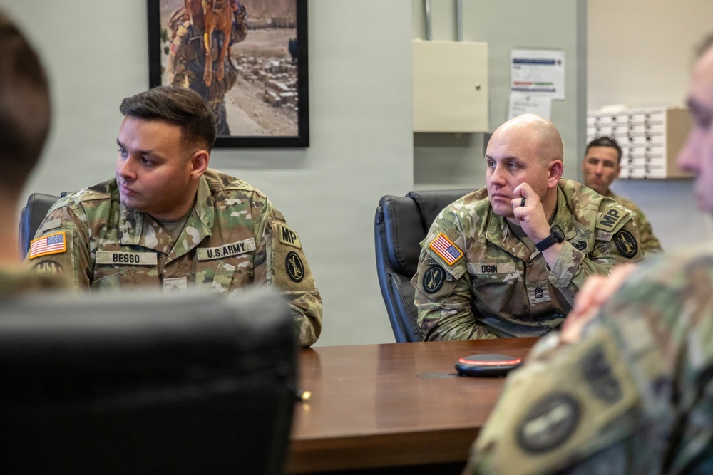 Retired U.S. Army Col. Frank Cohn visits JTF-NCR/USAMDW