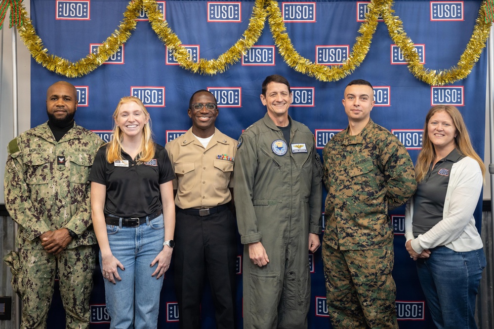 NETC Commander Visits USO at NAS Pensacola to Recognize Sailor Volunteers