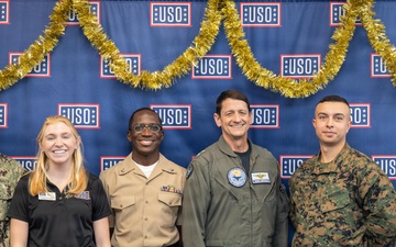 NETC Commander Visits USO at NAS Pensacola to Recognize Sailor Volunteers