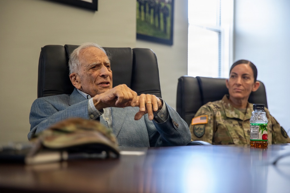 Retired U.S. Army Col. Frank Cohn visits JTF-NCR/USAMDW