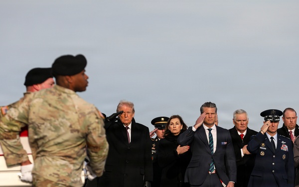 National leaders observe dignified transfer of Iowa National Guardsmen killed in Syria