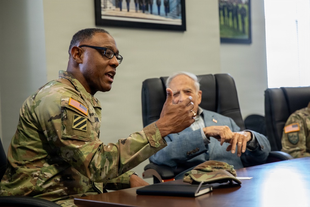 Retired U.S. Army Col. Frank Cohn visits JTF-NCR/USAMDW
