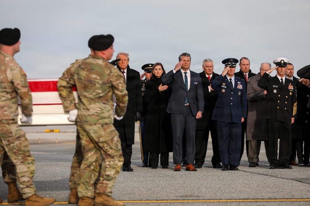 National leaders observe dignified transfer of Iowa National Guardsmen killed in Syria