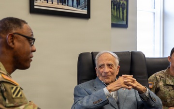 Retired U.S. Army Col. Frank Cohn visits JTF-NCR/USAMDW