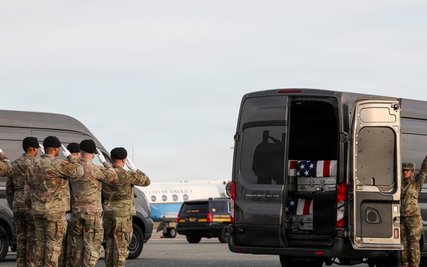 National leaders observe dignified transfer of Iowa National Guardsmen killed in Syria