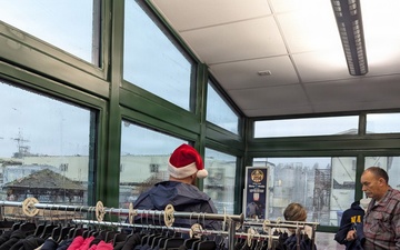 NEX Bremerton Welcomes Home USS Nimitz Sailors