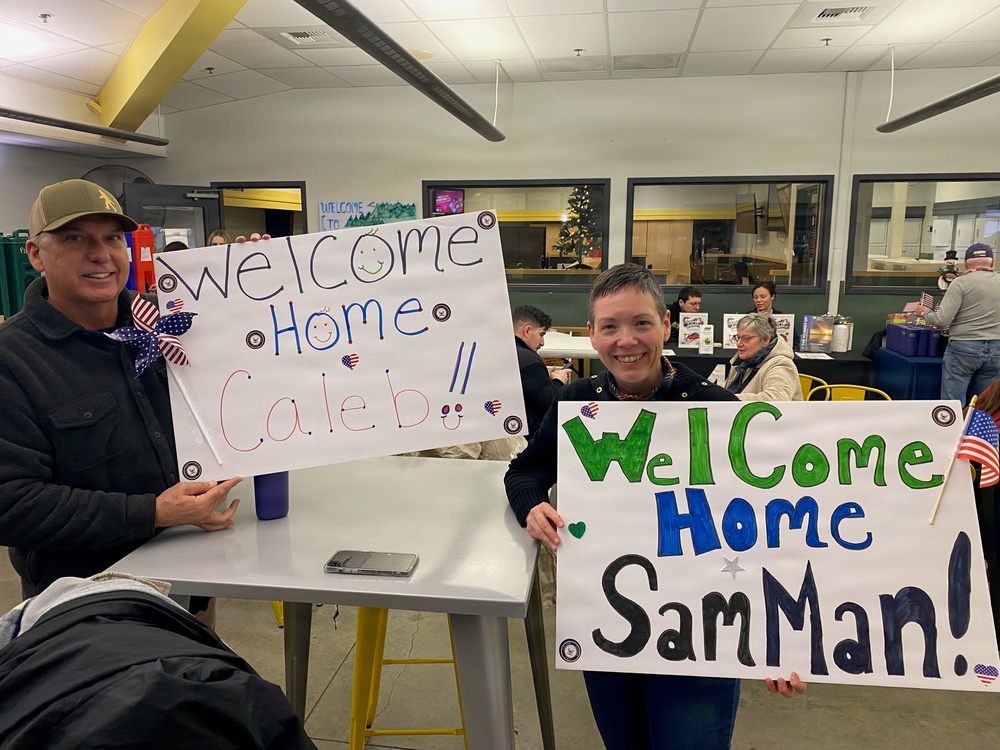 NEX Bremerton Welcomes Home USS Nimitz Sailors