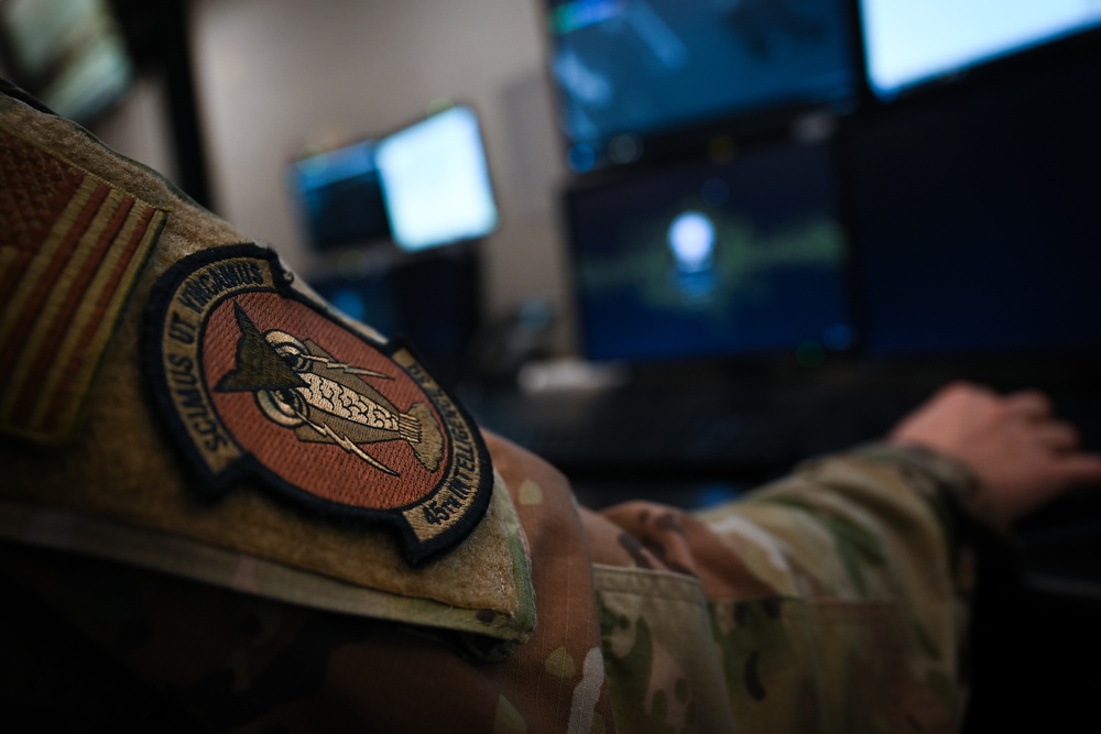 AF DCGS AET shift provides tailored analysis to Air Components