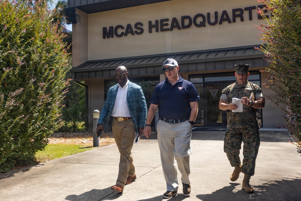 MCAS Beaufort tour Bradford Traywick, Press Secretary