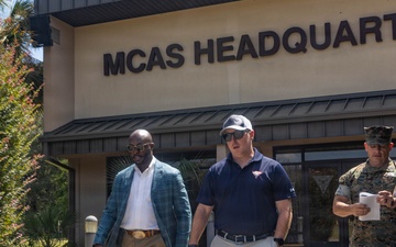 MCAS Beaufort tour Bradford Traywick, Press Secretary