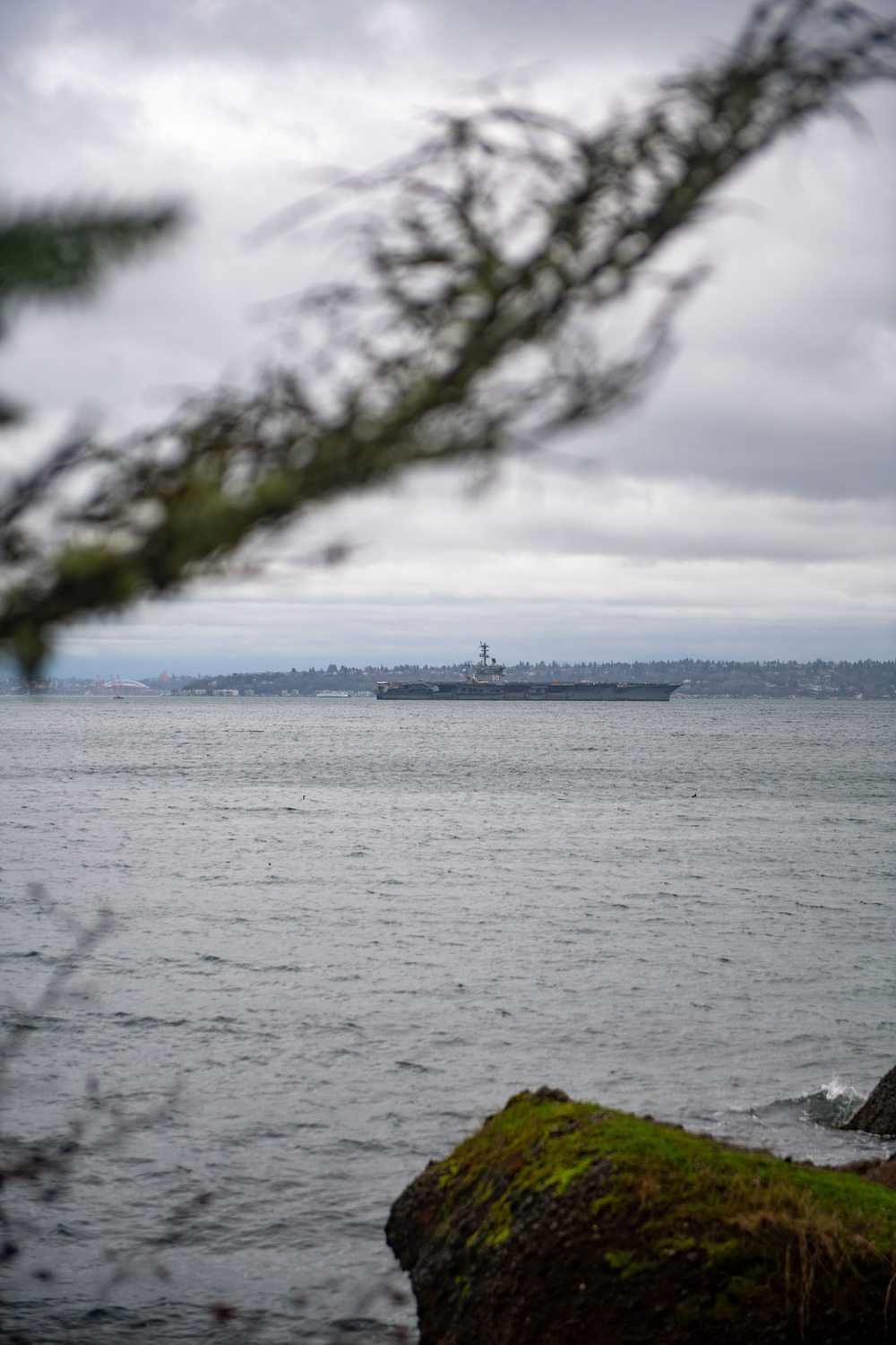 USS Nimitz (CVN 68) Returns to Homeport after 9 Month Deployment