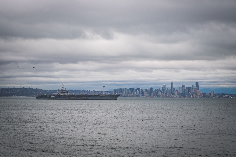 USS Nimitz (CVN 68) Returns to Homeport after 9 Month Deployment