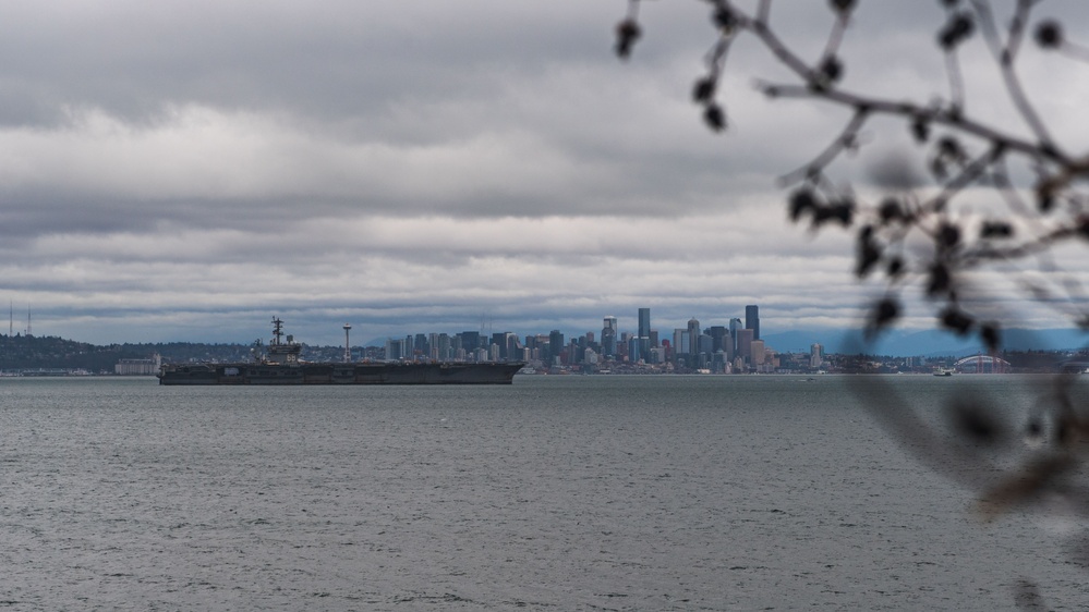 USS Nimitz (CVN 68) Returns to Homeport after 9 Month Deployment