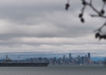 USS Nimitz (CVN 68) Returns to Homeport after 9 Month Deployment