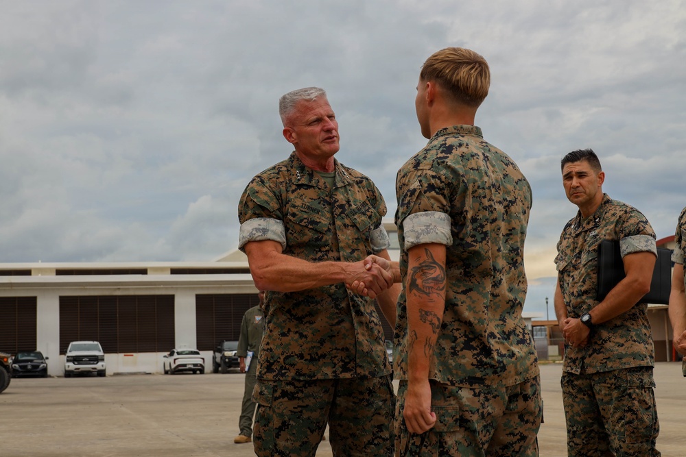 Lt. Gen. Turner visits MWSS-174