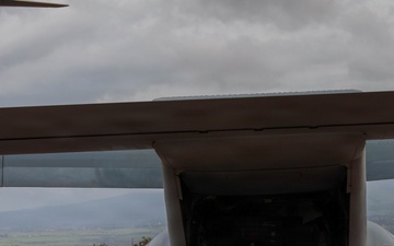 1st MAW Commanding General and VMM-268 support Toys for Tots in Maui