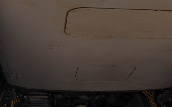 1st MAW Commanding General and VMM-268 support Toys for Tots in Maui