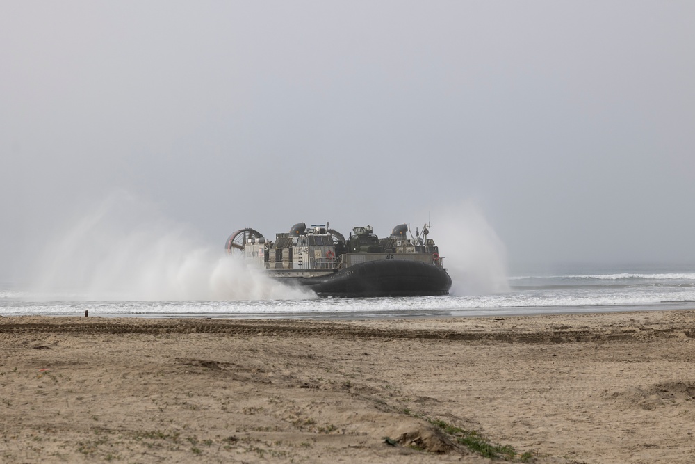 11th MEU Marines, Sailors Conduct Ship-To-Shore Movement