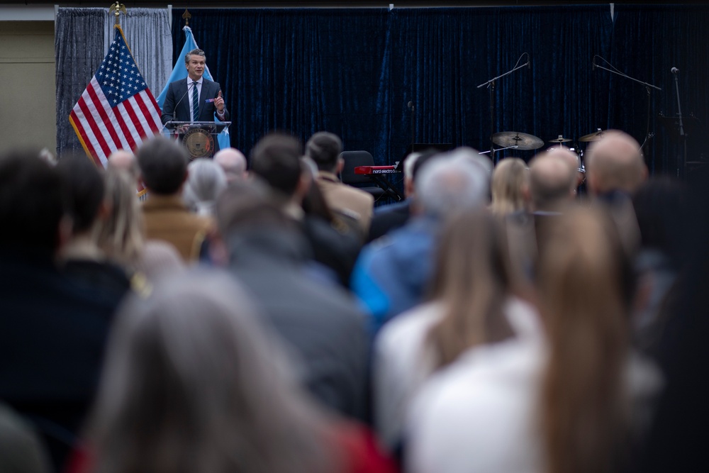 SW Hosts Pentagon Christmas Worship Service