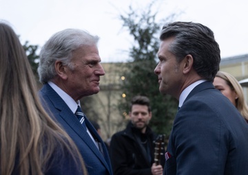 SW Hosts Pentagon Christmas Worship Service