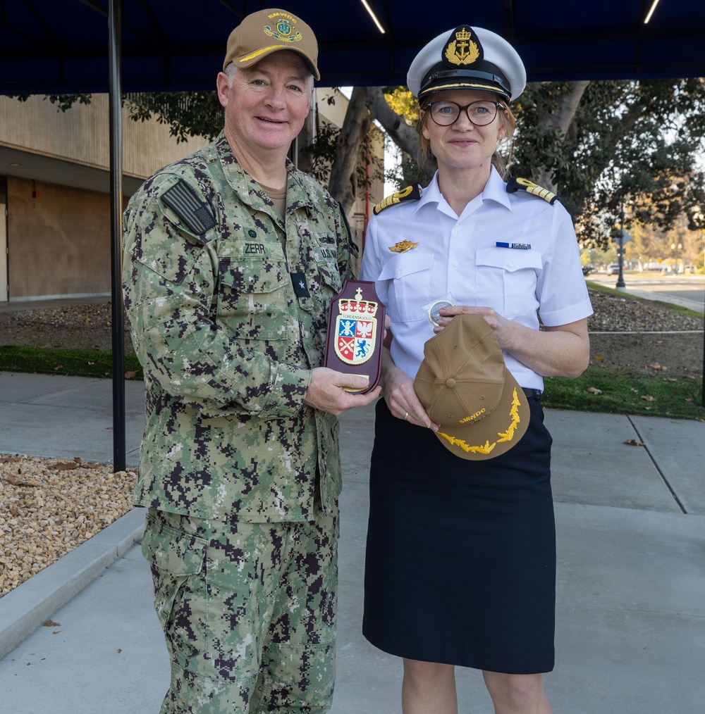 SMWDC hosts members of Royal Norwegian Navy