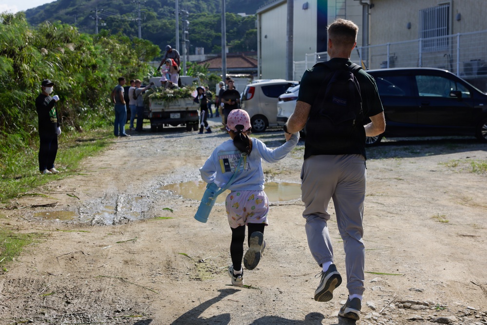 UDP Marines River Clean-Up Alongside Local Community