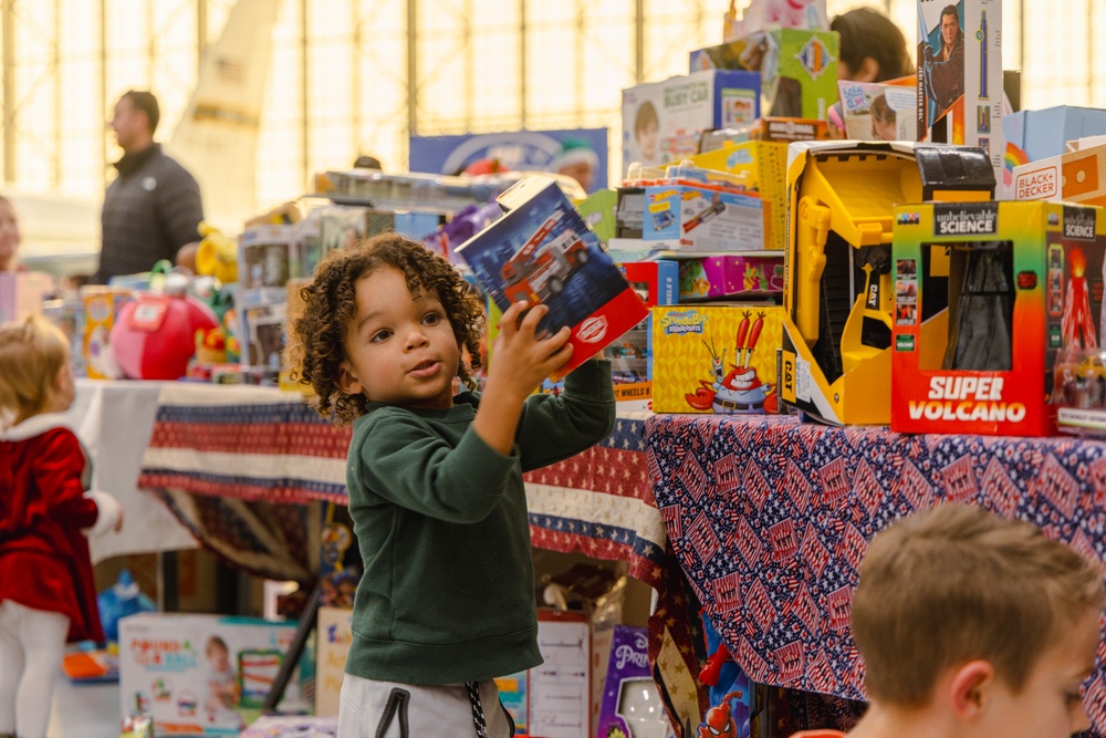 Edwards hosts children's holiday party