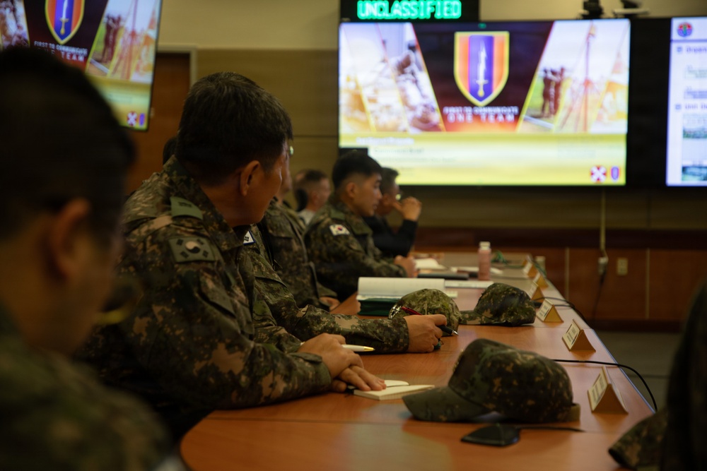 Republic of Korea Army Ground Operations Command Signal Brigade visits 1st Signal Brigade