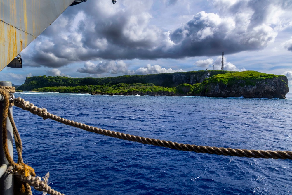 Abraham Lincoln pulls into Guam