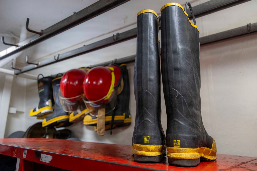 Abraham Lincoln conducts general quarters drill