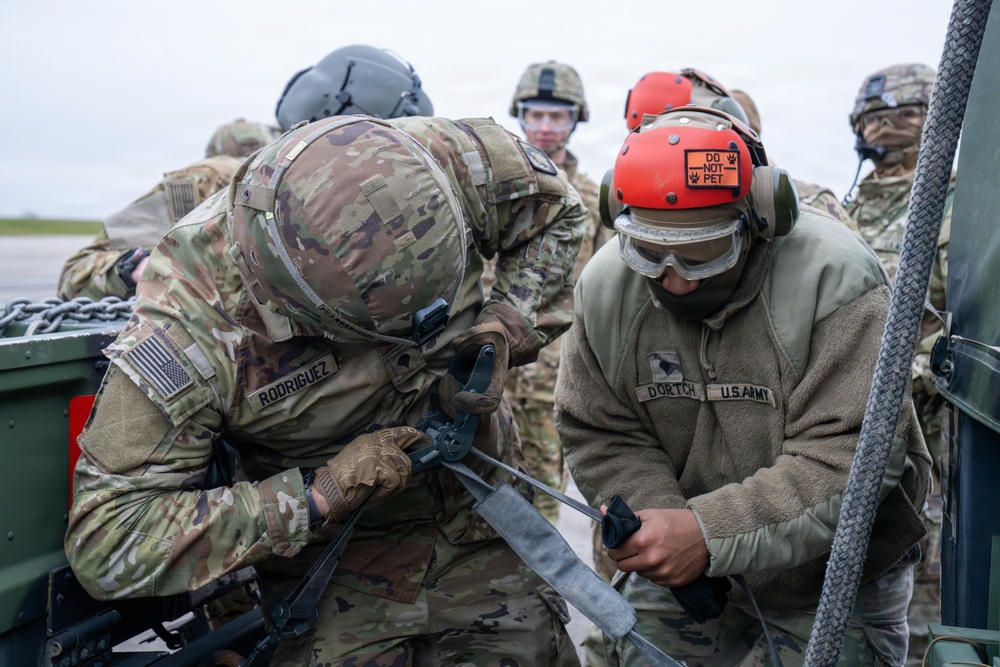 12th CAB Enhances Readiness with Sling-Load Training