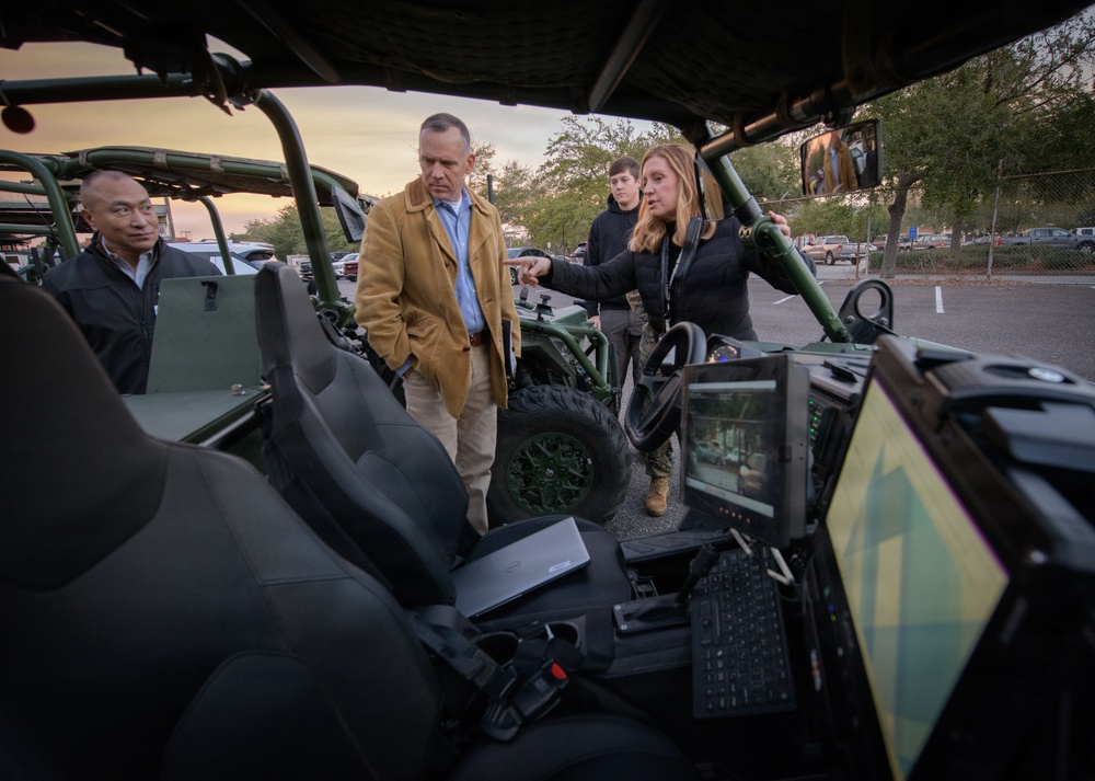 NIWC Atlantic Hosts Lt. Gen. Austin, USMC