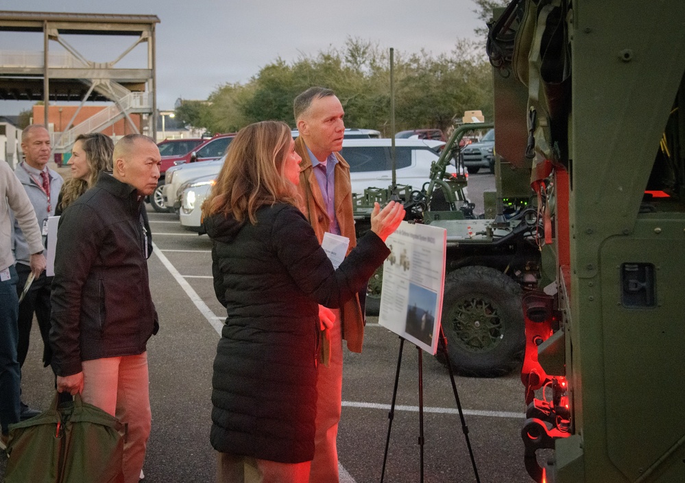 NIWC Atlantic Hosts Lt. Gen. Austin, USMC
