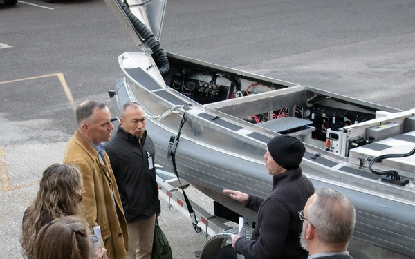 NIWC Atlantic Hosts Lt. Gen. Austin, USMC