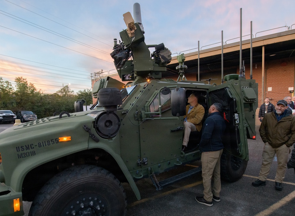 NIWC Atlantic Hosts Lt. Gen. Austin, USMC