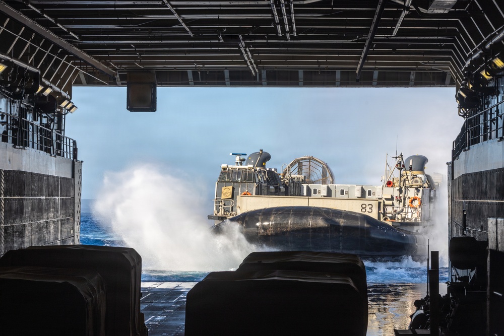 22nd MEU(SOC) | LCAC Operations Aboard USS San Antonio
