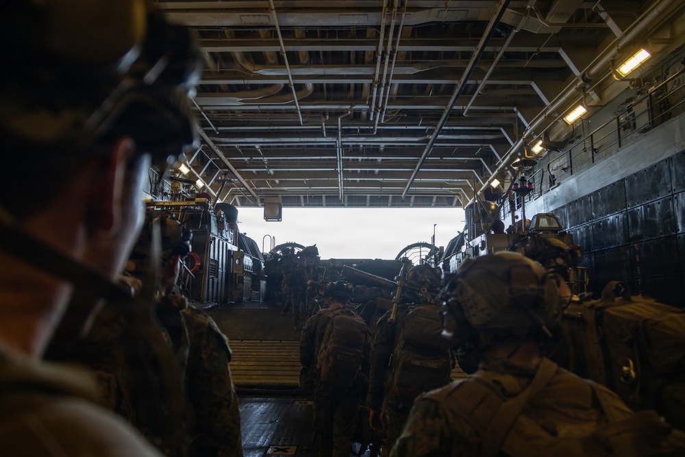 22nd MEU(SOC) | LCAC Operations Aboard USS San Antonio