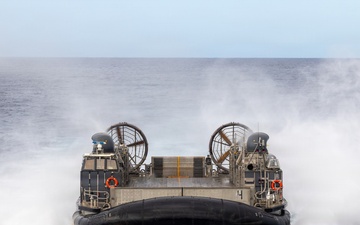 22nd MEU(SOC) | LCAC Operations Aboard USS San Antonio