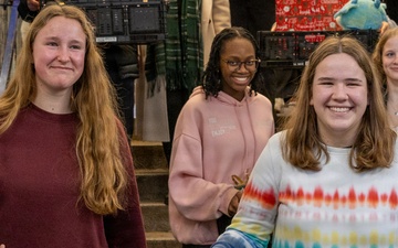 Rheinland-Pfalz Sergeant Morales Club, BurgGymnasium Partner to Support Local Food Bank