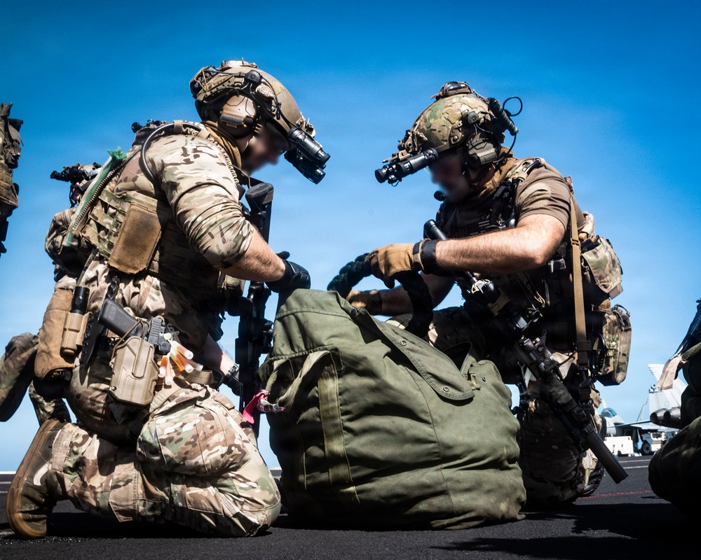 USS Gerald R. Ford (CVN 78) Vertical Hoist Exercise