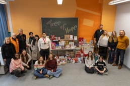 Rheinland-Pfalz Sergeant Morales Club, BurgGymnasium Partner to Support Local Food Bank