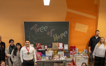 Rheinland-Pfalz Sergeant Morales Club, BurgGymnasium Partner to Support Local Food Bank