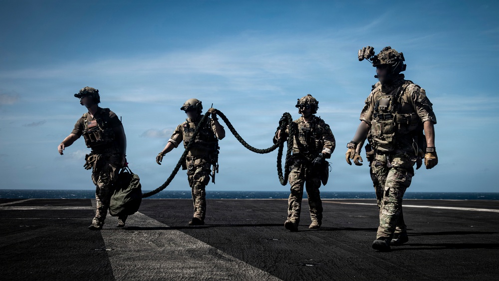 USS Gerald R. Ford (CVN 78) Vertical Hoist Exercise