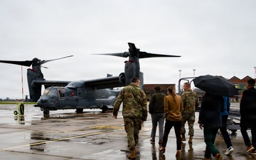 100th ARW Welcomes Professional Staff Members of the Senate Armed Services Committee to RAF Mildenhall