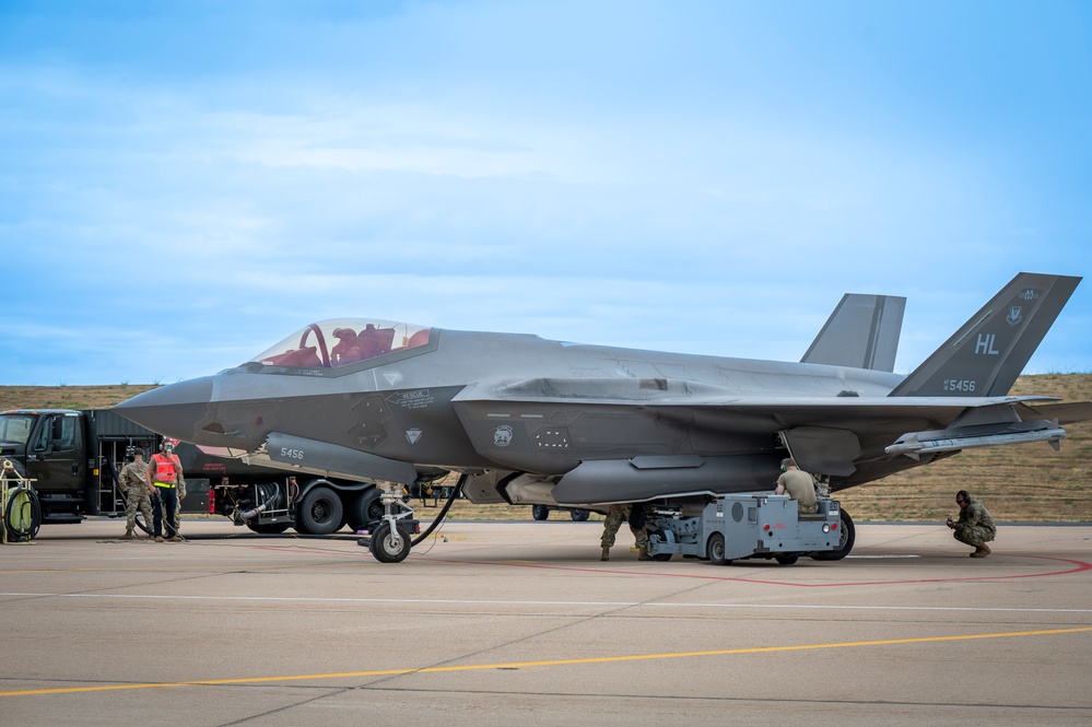 Hot Integrated Combat Turns sharpen reserve readiness during 419th FW UTA