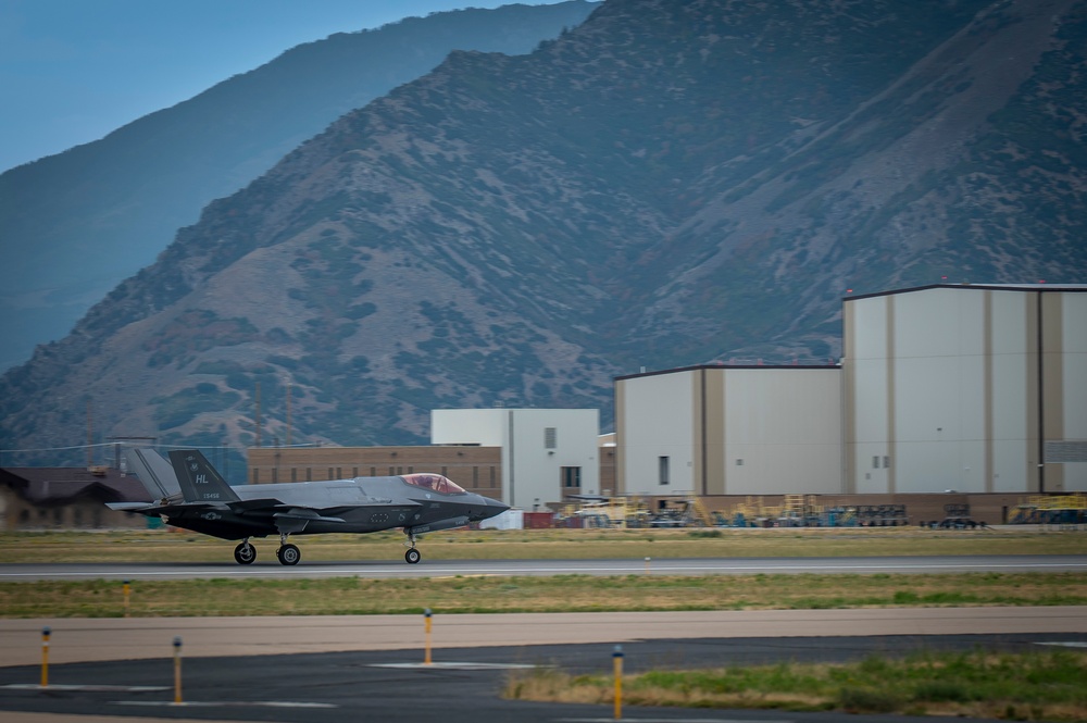 Hot Integrated Combat Turns sharpen reserve readiness during 419th FW UTA