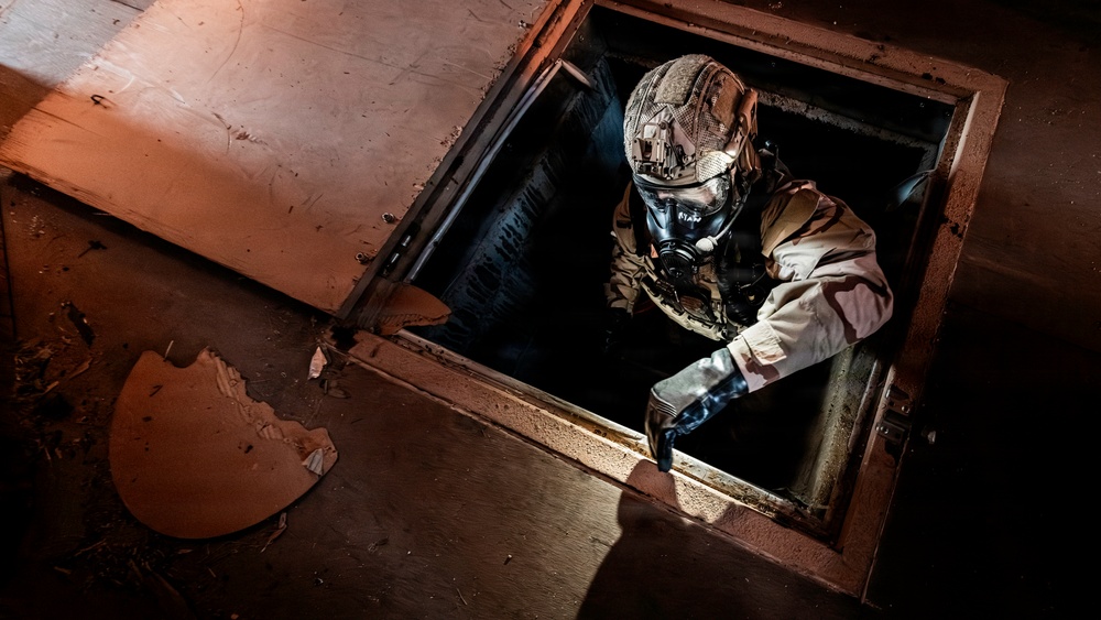 EOD Technicians Conduct a Chemical Drill